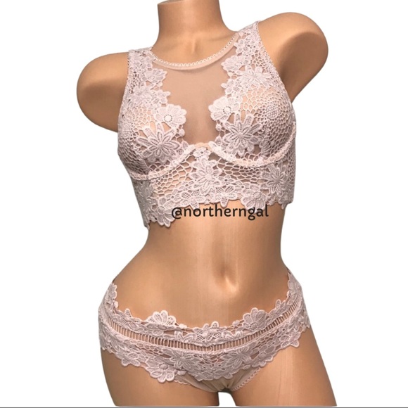 Victoria's Secret Dream Angels Bustier Blush Set - Picture 2 of 16